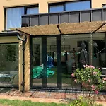 Vakantiehuis Bright House 10m From Paris *